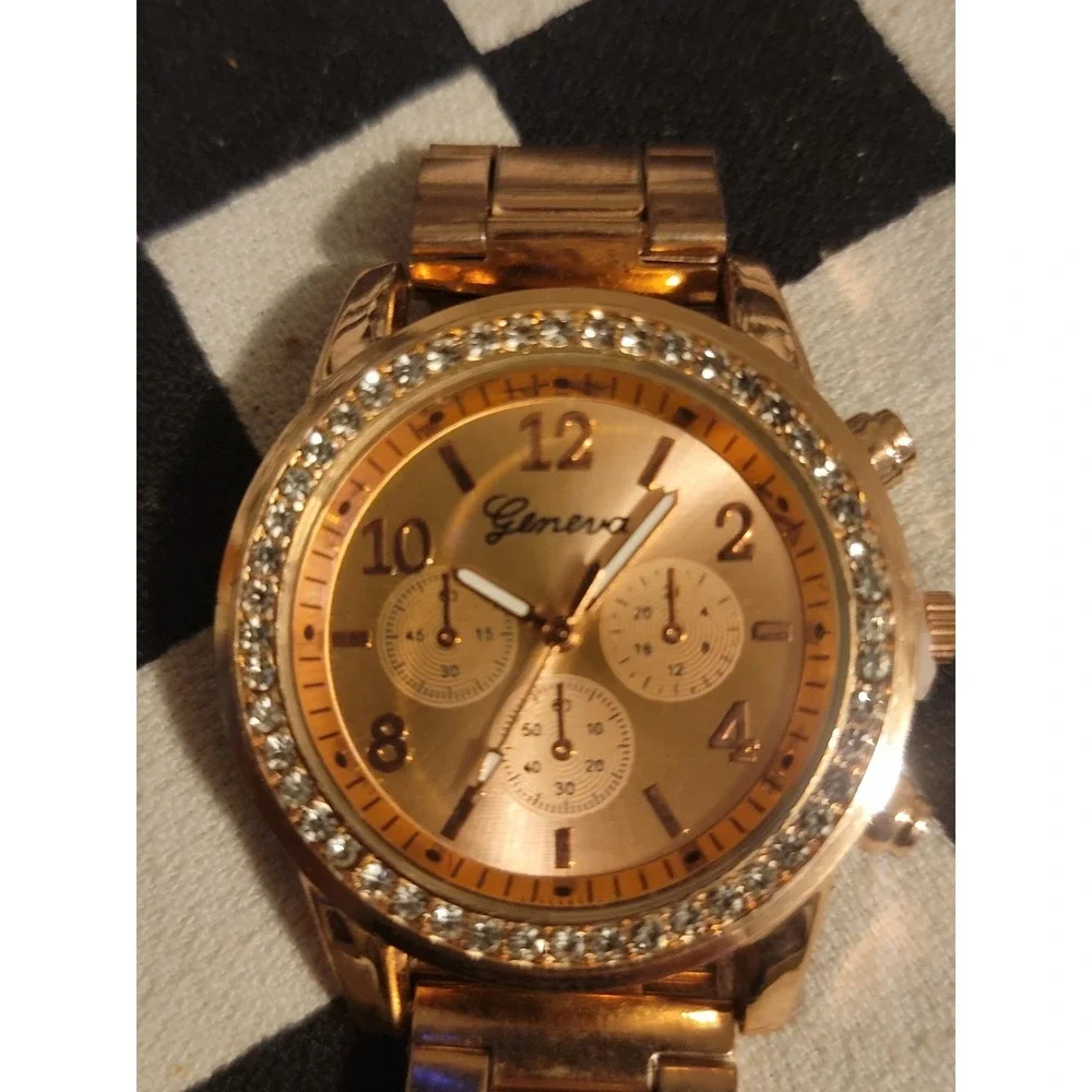 Geneva Women's Rose Gold Rhinestone Watch‎ – Chrono Style Face – Dead Battery
